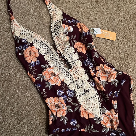 Kona Sol Floral Crochet One Piece swimsuit Spring break - Picture 2 of 7